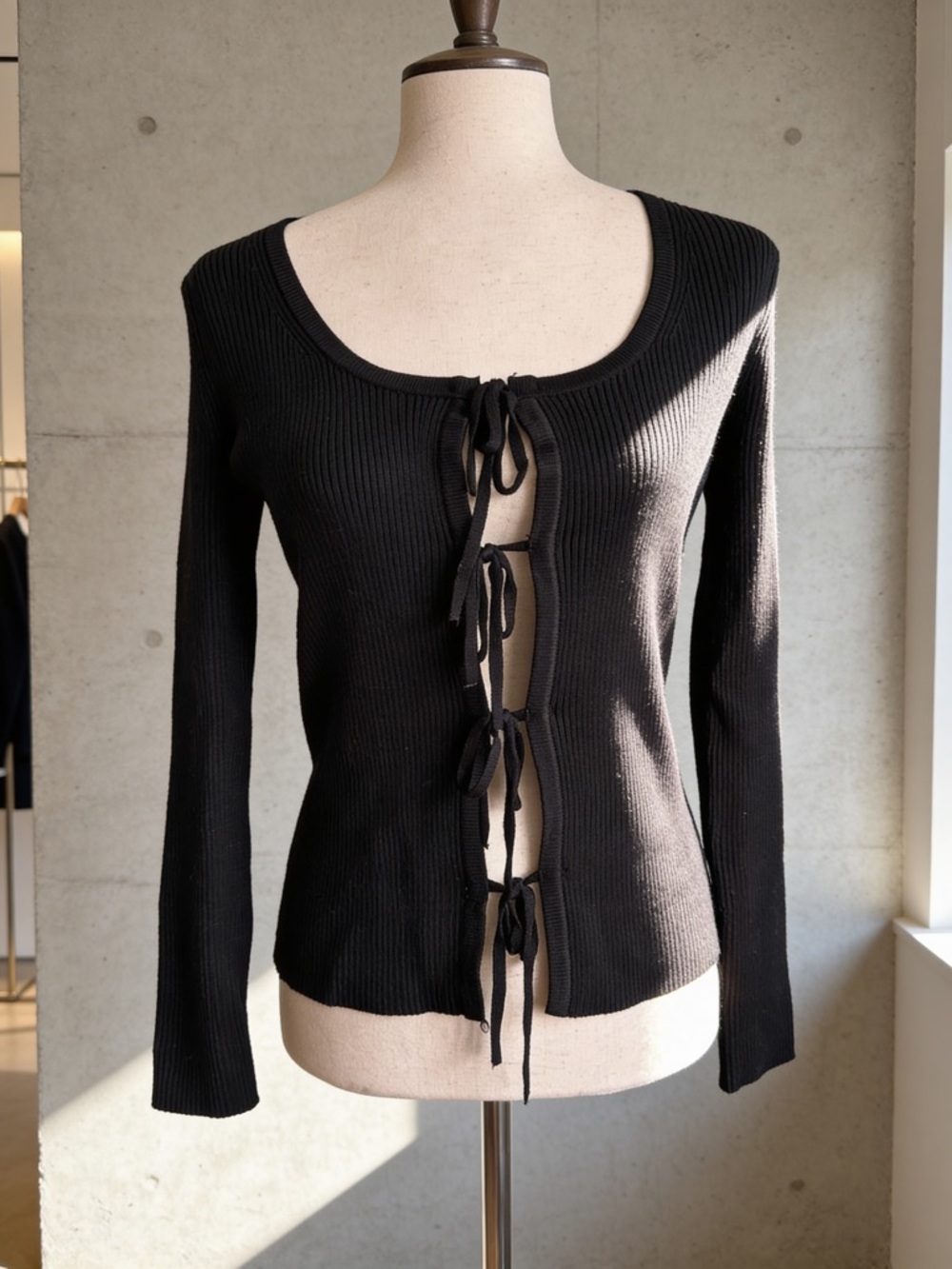 Abercrombie & Fitch Women’s Black Ribbed Bow Tie-Front Cardigan Size Medium EUC